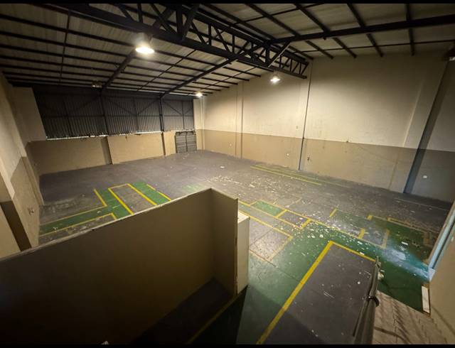 450M² WAREHOUSE TO LET IN STORMILL